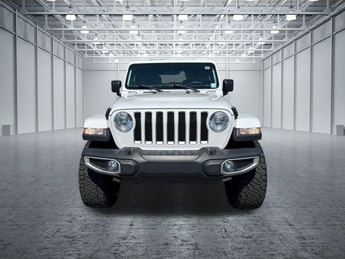 Used 2018 Jeep Wrangler Unlimited Sahara image 2