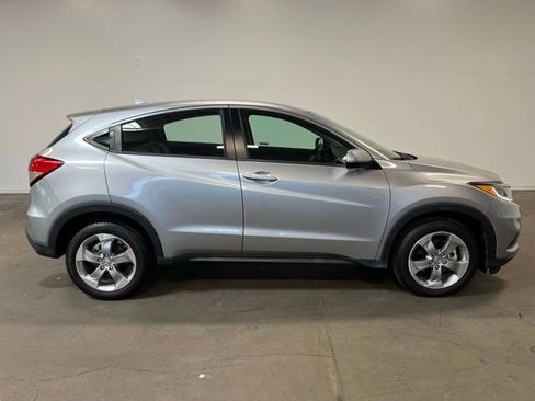 Used 2019 Honda HR-V LX image 2