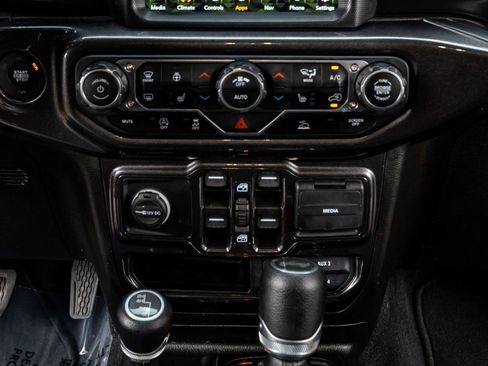 Used 2021 Jeep Wrangler Unlimited Sport AWD/4WD image 26