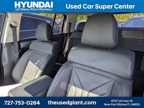 Used 2024 Hyundai Santa Fe SEL FWD image 3