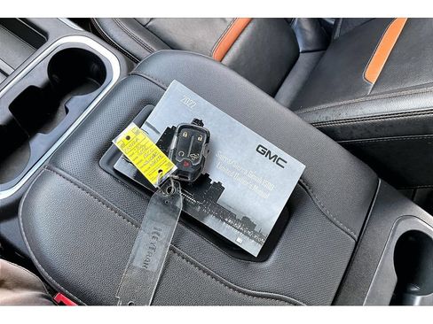Used 2022 GMC Sierra 1500 AT4 w/ AT4 Premium Package AWD/4WD image 14
