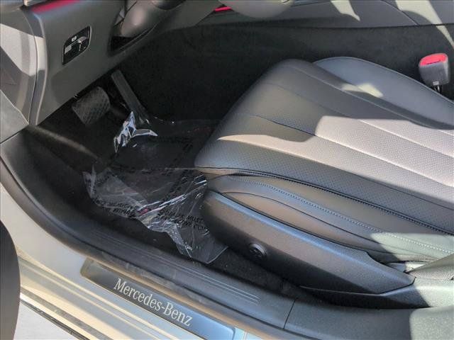 Used 2026 Mercedes-Benz E 350 4MATIC Sedan image 4