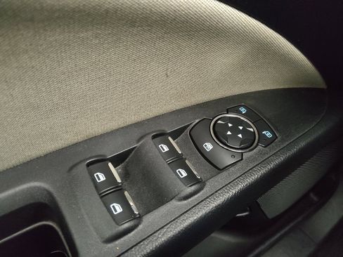 Used 2018 Ford Fusion S FWD image 27