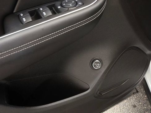 Used 2023 Buick Envision Essence AWD/4WD image 12