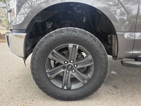 Used 2015 Ford F150 XLT w/ Equipment Group 302A Luxury image 5