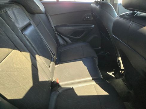 Used 2019 Chevrolet Trax LT w/ LT Convenience Package image 5