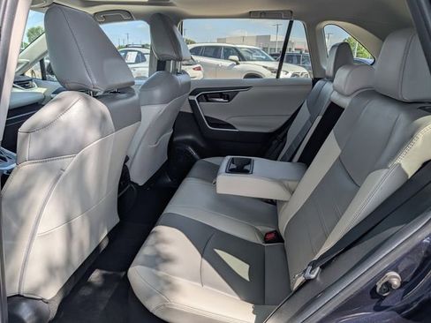 Used 2021 Toyota RAV4 XLE Premium AWD/4WD image 28