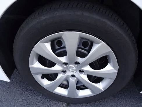 Used 2025 Toyota Corolla LE image 10