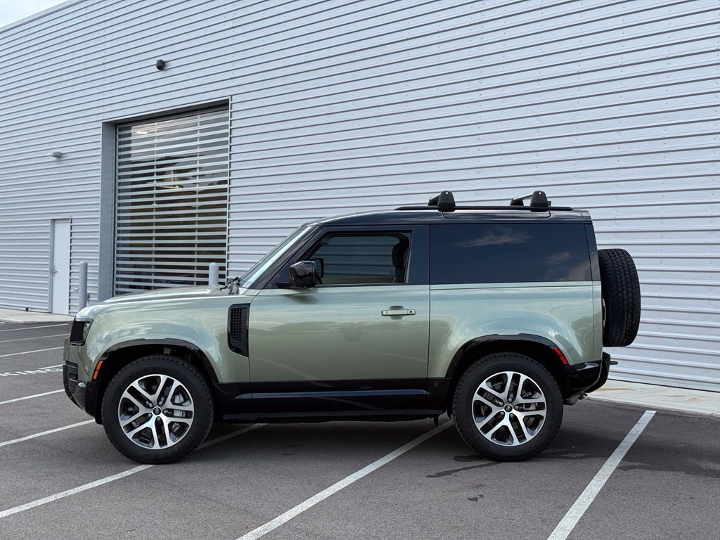 Certified 2022 Land Rover Defender 90 X-Dynamic HSE AWD/4WD image 10