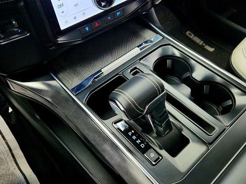 Used 2023 Ford F150 Lightning Platinum image 17