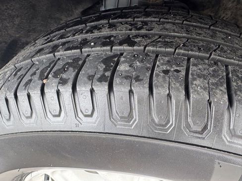 Used 2021 Ford Explorer Base image 13