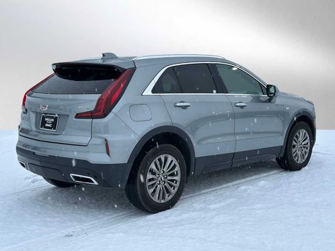 Used 2024 Cadillac XT4 Premium Luxury image 3