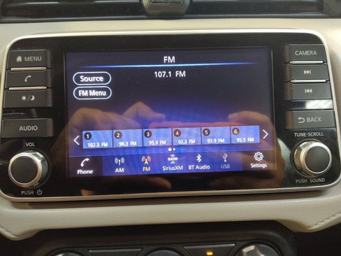 Used 2022 Nissan Versa SV w/ Trunk Package FWD image 25