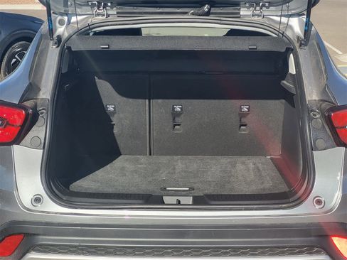 Used 2025 Chevrolet Trax LT w/ LT Convenience Package image 31