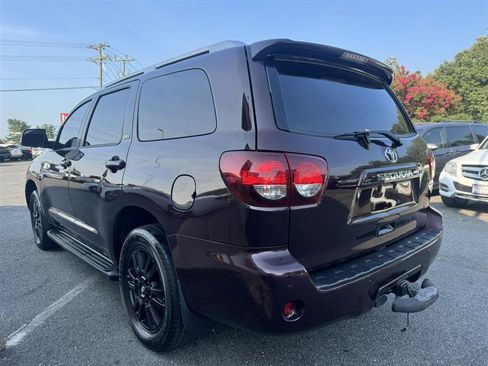 Used 2018 Toyota Sequoia SR5 AWD/4WD image 7