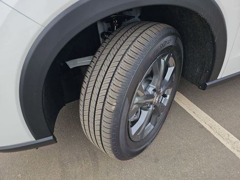 Used 2026 Honda HR-V LX image 28
