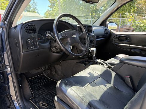 Used 2008 Chevrolet TrailBlazer LT w/ Off-Road Package AWD/4WD image 7