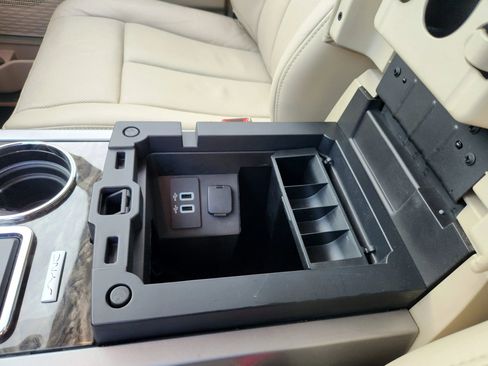 Used 2017 Ford Expedition Limited image 16