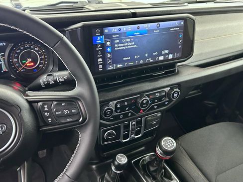 Certified 2025 Jeep Wrangler Sport S image 12