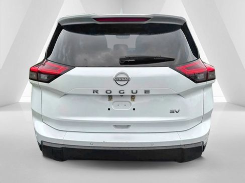 Used 2024 Nissan Rogue SV FWD image 6