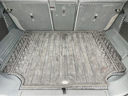 Certified 2024 Land Rover Defender 110 X-Dynamic SE image 34