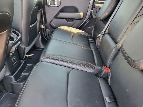 Used 2021 Jeep Wrangler Unlimited Sahara AWD/4WD image 26