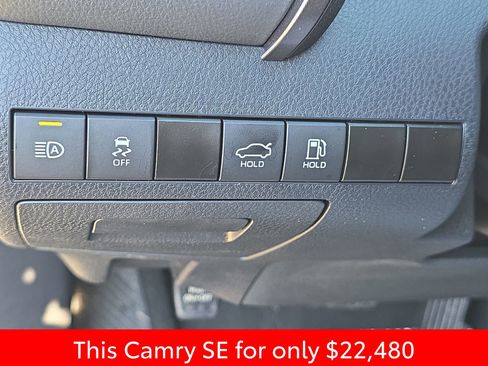 Used 2024 Toyota Camry SE image 32