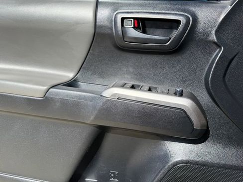 Used 2017 Toyota Tacoma SR5 w/ Tow Package image 22