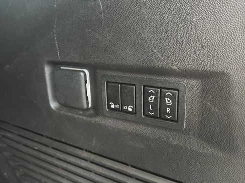 Used 2021 Chevrolet Tahoe Premier image 33