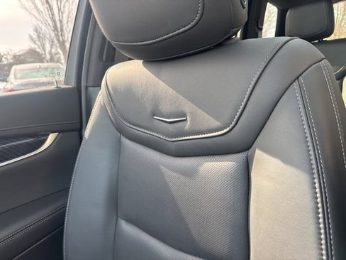 Used 2023 Cadillac XT6 Premium Luxury w/ Technology Package image 32