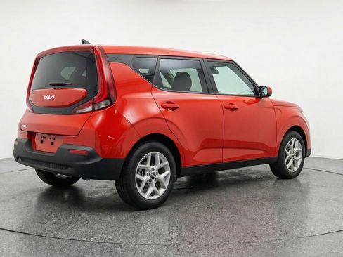 Used 2025 Kia Soul LX w/ LX Technology Package image 9