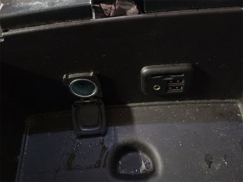 Used 2014 Chevrolet Silverado 1500 LTZ Z71 image 19