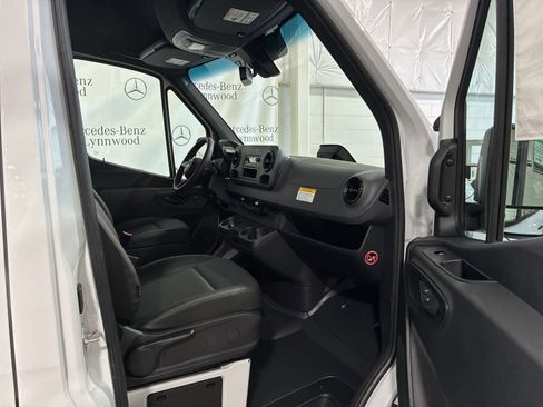 New 2025 Mercedes-Benz Sprinter 2500 image 10