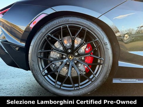 Used 2024 Lamborghini Revuelto image 11