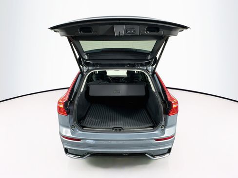 Used 2024 Volvo XC60 B5 Plus w/ Protection Package Premier AWD/4WD image 29