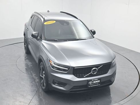 Used 2019 Volvo XC40 T5 R-Design image 58