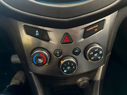 Used 2015 Chevrolet Trax LTZ FWD image 18