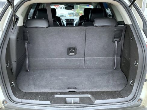 Used 2011 Chevrolet Traverse LT w/ Personal Connectivity Package image 21