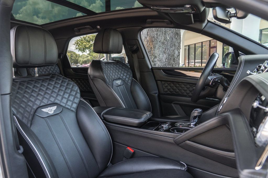Used 2022 Bentley Bentayga AWD/4WD image 26