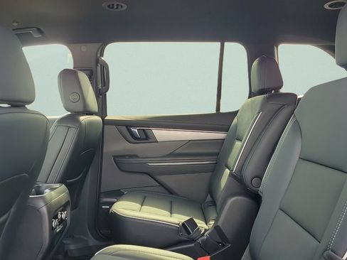 Used 2025 Buick Enclave Preferred FWD image 10