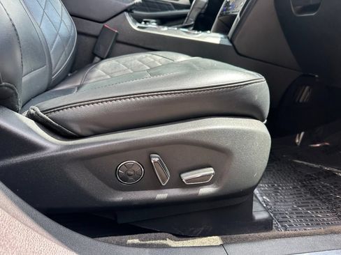 Used 2017 Ford Explorer Platinum AWD/4WD image 37