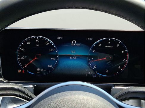 Used 2021 Mercedes-Benz GLB 250 4MATIC image 21