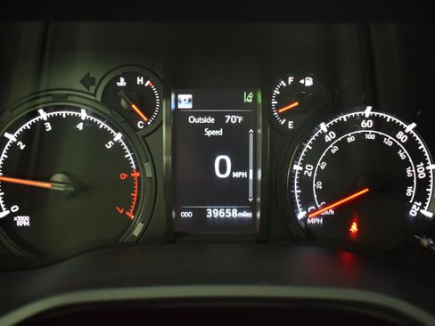 Used 2022 Toyota 4Runner SR5 RWD image 18