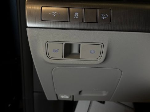 Used 2024 Hyundai Kona Limited image 19