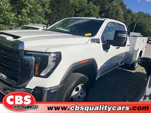 Used 2024 GMC Sierra 3500 Pro w/ Convenience Package AWD/4WD image 1