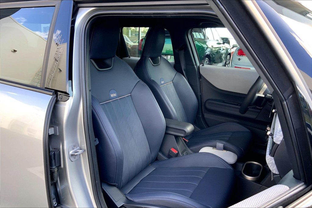 Certified 2025 MINI Cooper S FWD image 8