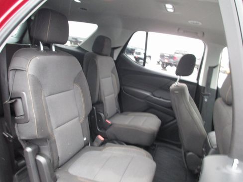 Used 2020 Chevrolet Traverse LT image 20