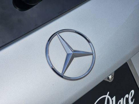 Certified 2022 Mercedes-Benz GLB 250 image 9