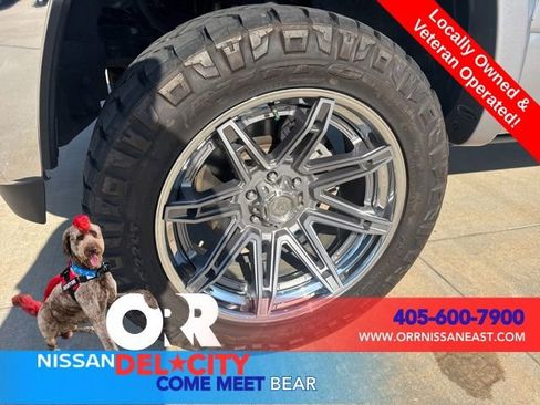 Used 2025 RAM 1500 Laramie AWD/4WD image 11