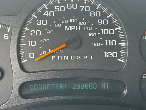 Used 2006 Chevrolet Silverado 1500 LT w/ Light Duty Power Package AWD/4WD image 11
